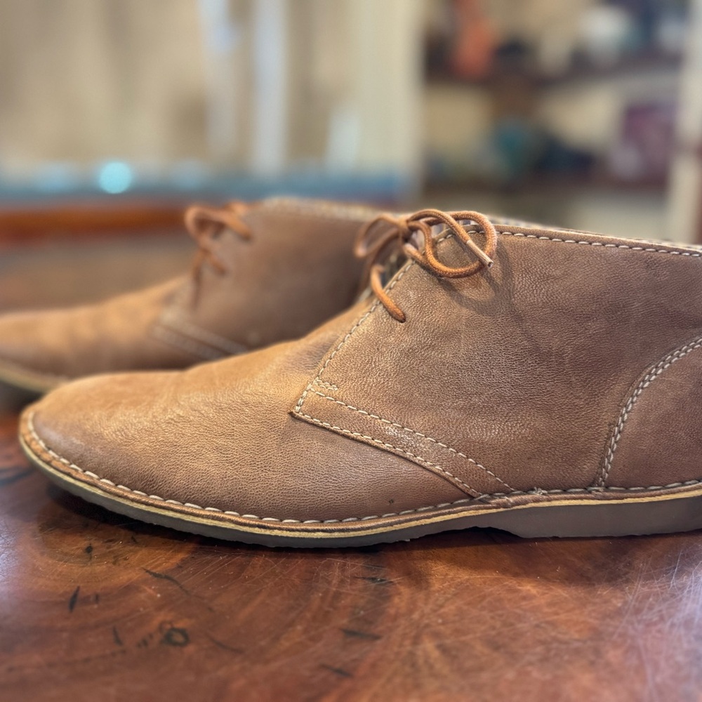 Vito Rossi Tan Leather Chukka Boots with Minimalist Design